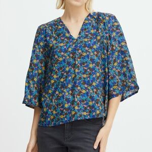 203. NWT ICHI Blue Floral Blouse Boho V-Neck Flowy Sleeve Top